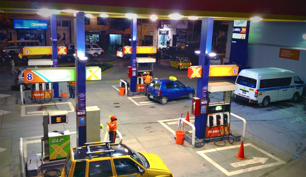 A forecourt in Peru